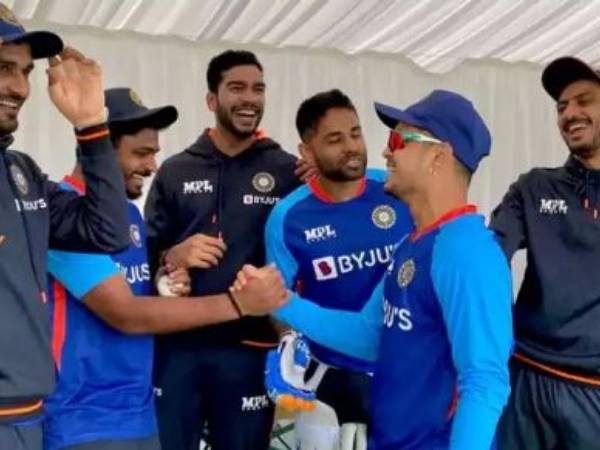 ఎక్కడ ఆడిస్తారు?