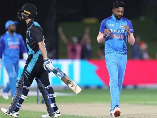 రఫ్ఫాడించిన సిరాజ్.. రఫ్ఫాడించిన సిరాజ్..