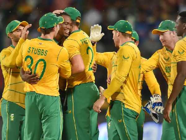 నెదర్లాండ్స్ ధాటికి..