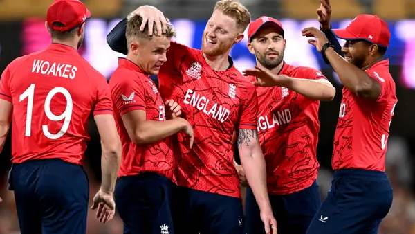 ఇంగ్లండ్ నుంచి ఏకంగా ముగ్గురు..