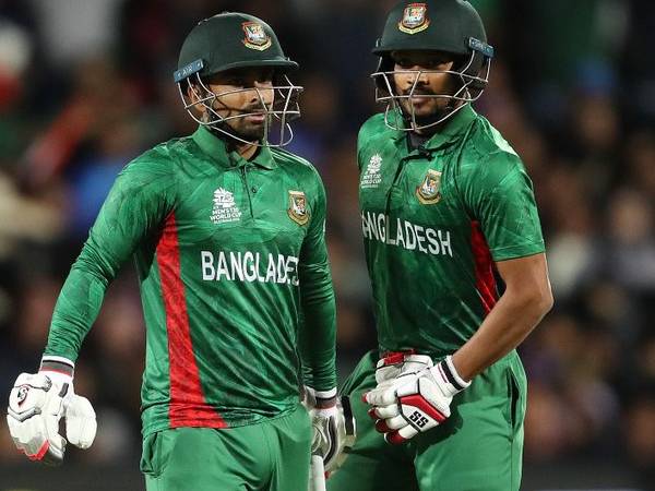  రెండు పాయింట్లతో..