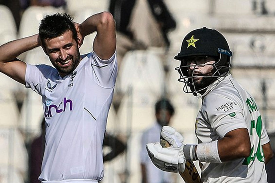 PAK vs ENG: Bad light stops play early, Pakistan need 157 runs; England need 6 wickets to win PAK vs ENG: Bad light stops play early, Pakistan need 157 runs; England need 6 wickets to win