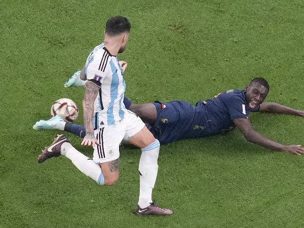 ఎంబాపే ఒంటరి పోరాటం..