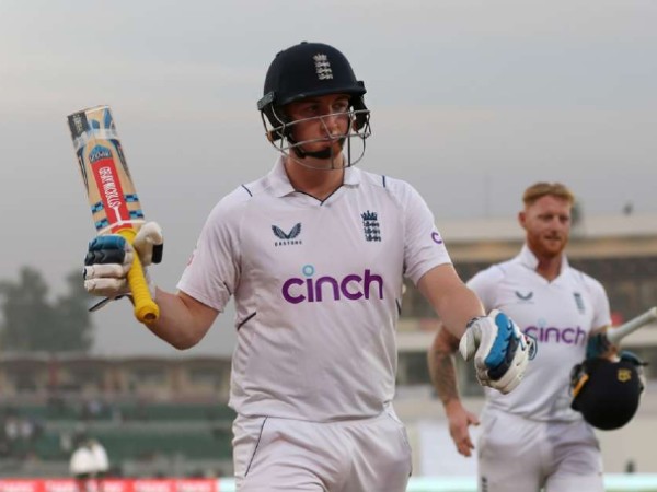 పాక్ గడ్డపై మూడు సెంచరీలు..