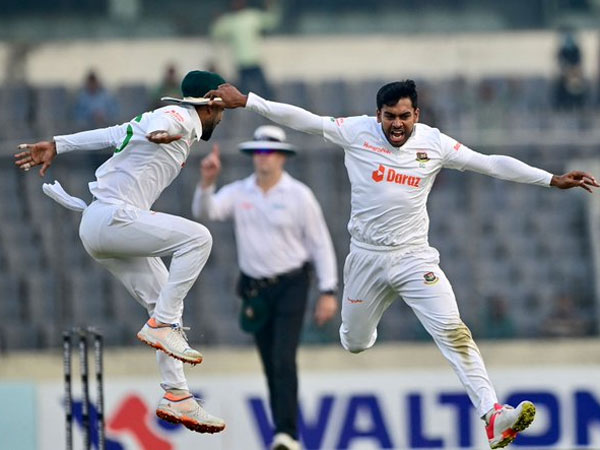 కుప్పకూలిన బ్యాటింగ్