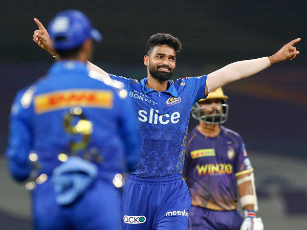 స్పిన్నర్లుగా కుమార్ కార్తీకేయ, హృతిక్ షోకీన్..