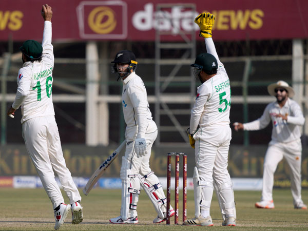  అంపైర్ మోసం..