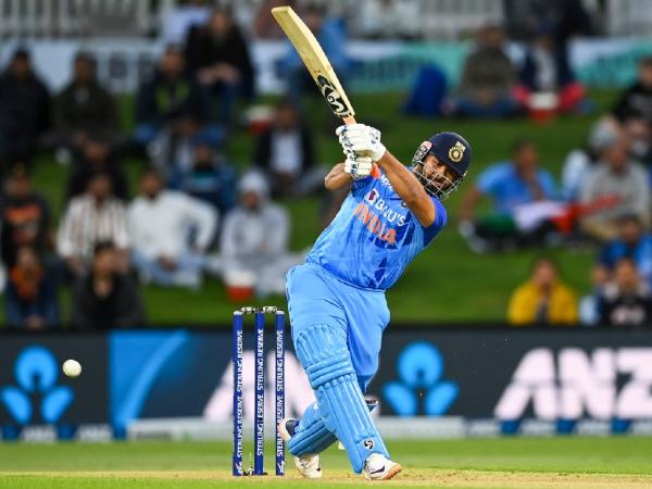 హర్ష భోగ్లేపై పంత్ ఆగ్రహం