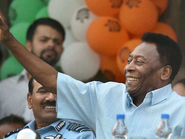 పిలే ఆట కోసం ఆగిన యుద్ధం..