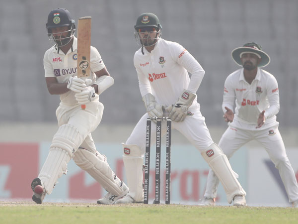 ఫ్లాట్ పిచ్‌లు అయితేనే ఆడుతారు..