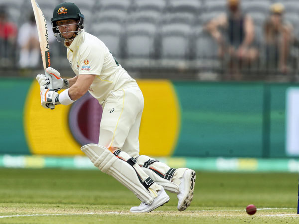 బ్రాడ్‌మన్ రికార్డు సమం..