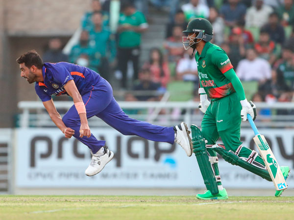  Fans angry with Team India bowling in first INDvsBAN ODI