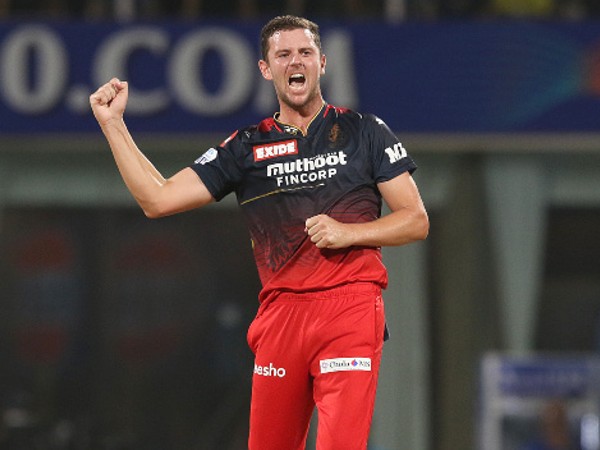 హాజిల్‌వుడ్ స్థానంలో అతనే బెటర్..