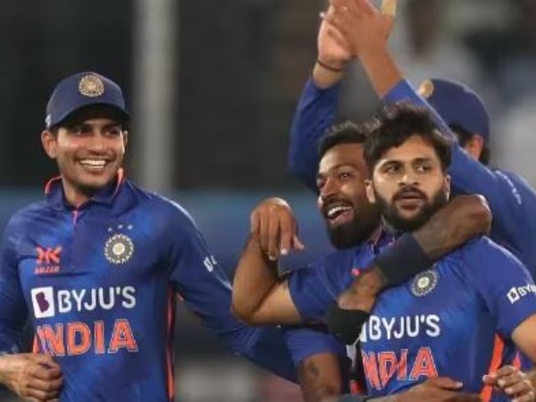 ములుపు తిప్పిన శార్దూల్, ఉమ్రాన్ మాలిక్..