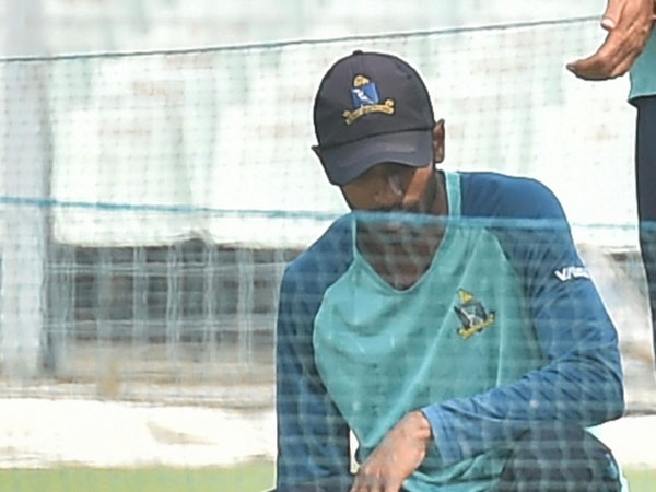 తండ్రి స్నేహితుడు మరణించడంతో..