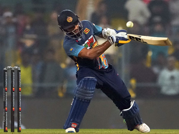 కెప్టెన్ దాసున్ షనక హిట్