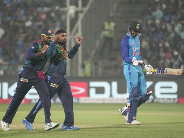 వాతావరణం, పిచ్ ఎవరికి అనుకూలం?