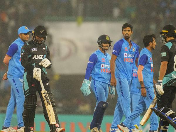 న్యూజిల్యాండ్ బ్యాటింగ్ ఫ్లాప్