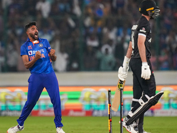 చెలరేగిన సిరాజ్..