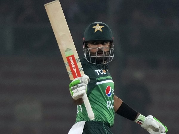 కెప్టెన్సీపై వేటు..