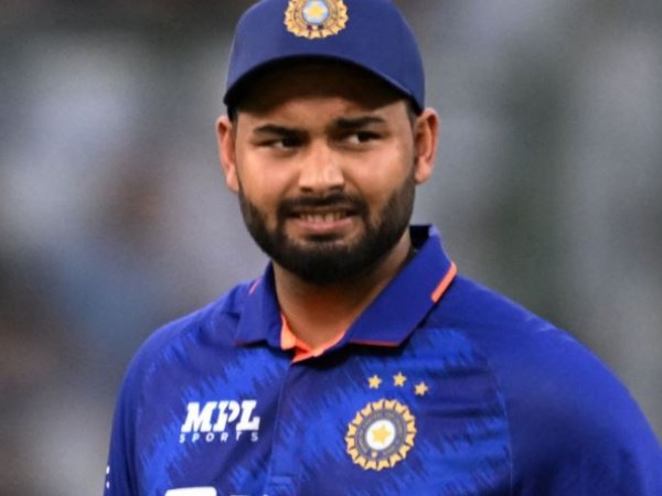 ప్రముఖులు పరామర్శ..