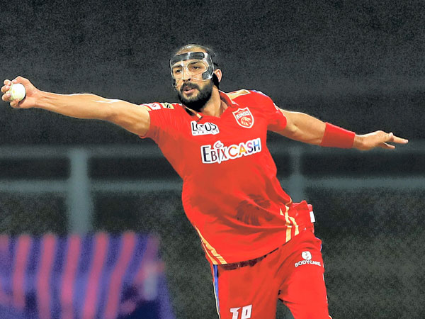 ఆల్‌రౌండర్లు సామ్ కరన్, రిషి ధావన్..