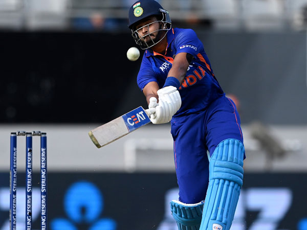 షార్ట్ బాల్‌కు వికెట్ పారేసుకోవడం..