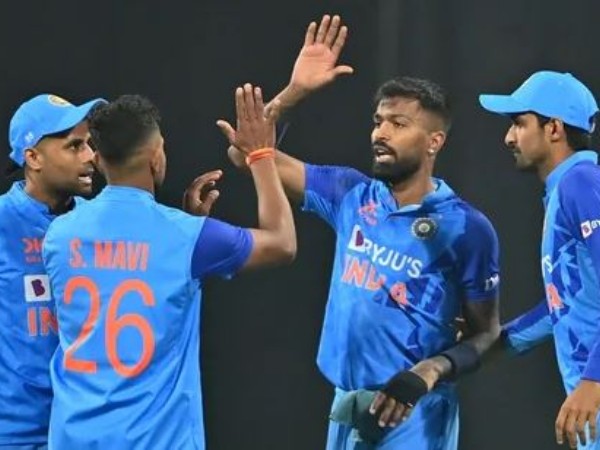 శైలికి భిన్నంగా..