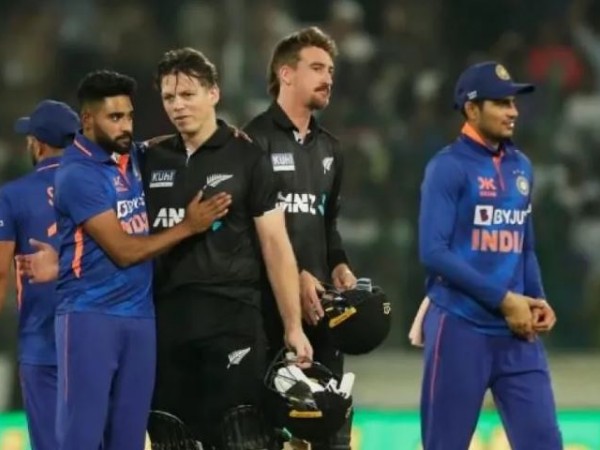 చెలరేగిన బౌలర్లు..