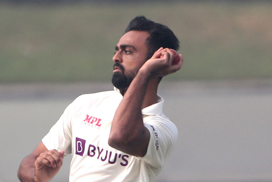 Unadkat takes Hat-trick in first over fifer in two overs Unadkat takes Hat-trick in first over fifer in two overs