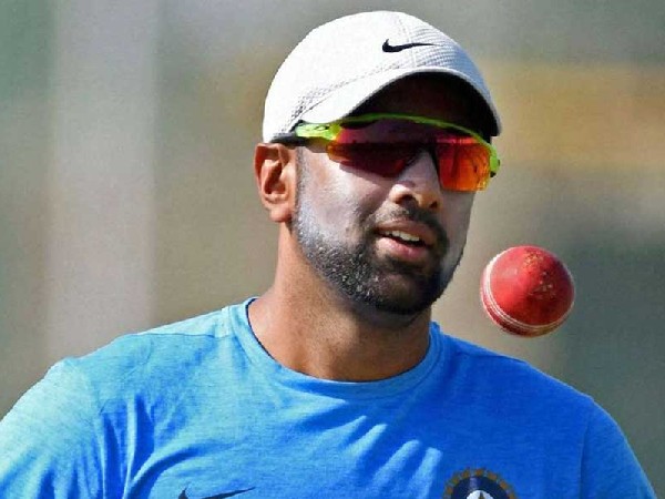 బ్యాట్స్‌మన్‌ను ఇలానే అడుగుతారా?