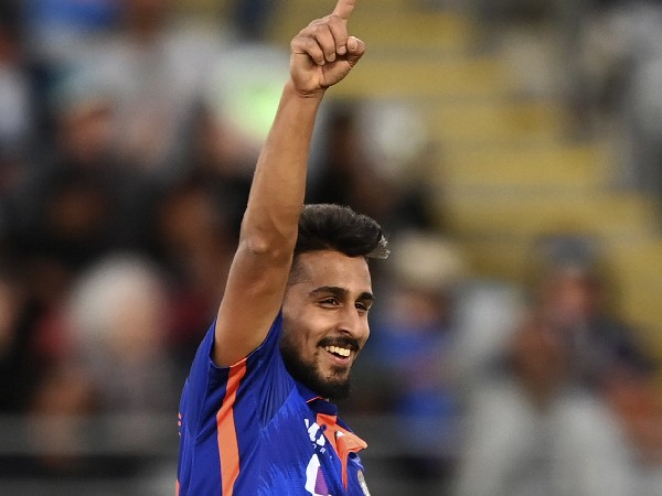 ఫాస్టెస్ట్ ఇండియన్ బౌలర్‌గా..