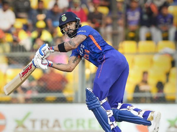 అడుగు దూరంలో కోహ్లీ..