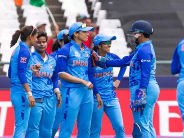  తొలి బంతికే వికెట్..