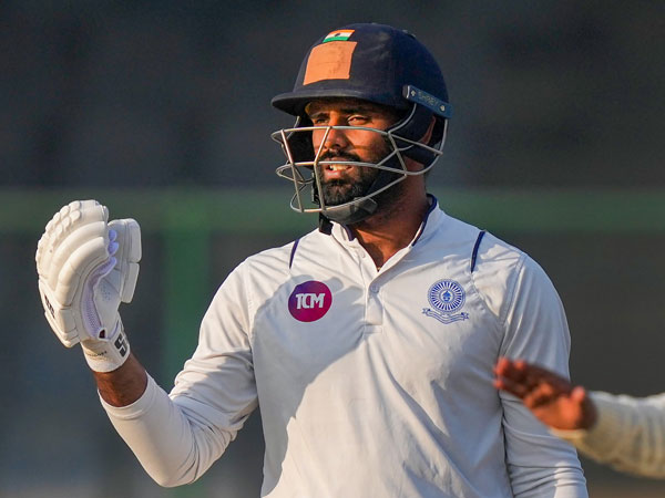 సింగిల్ హ్యాండ్‌తో బౌండరీలు..