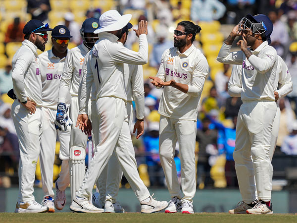 సంక్షిప్త స్కోర్లు: