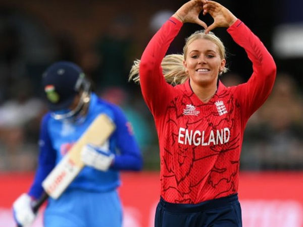 పేలవ బ్యాటింగ్‌తో..