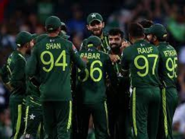 పాక్ బౌలింగ్ చాలా బలం..