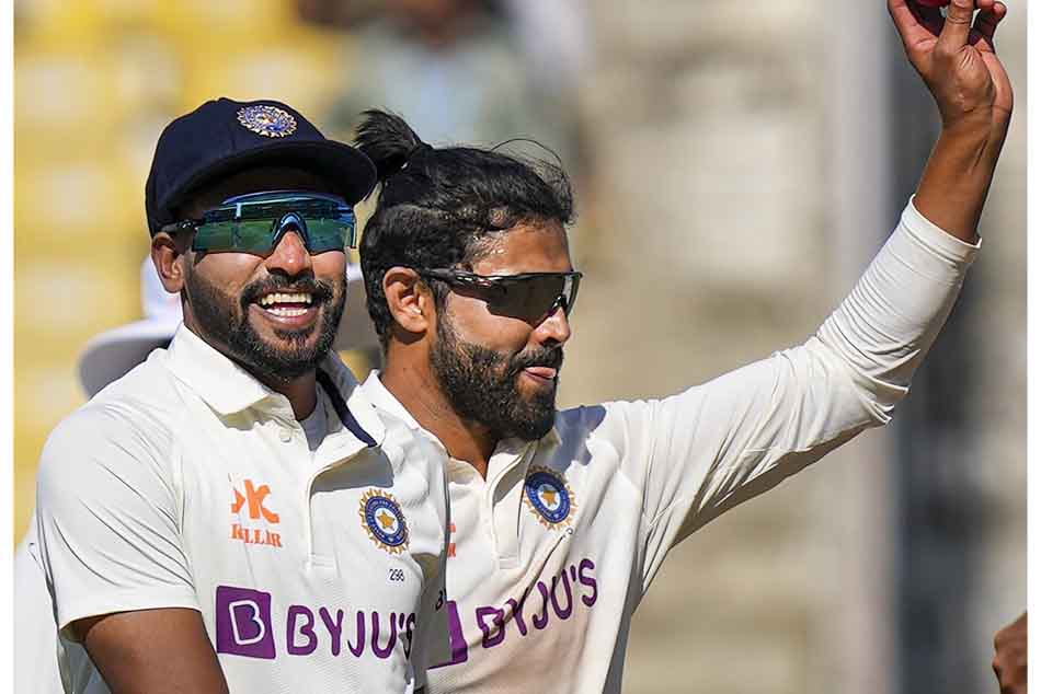 Fans slam Australian Media for Ball tampering allegations on Jadeja Fans slam Australian Media for Ball tampering allegations on Jadeja