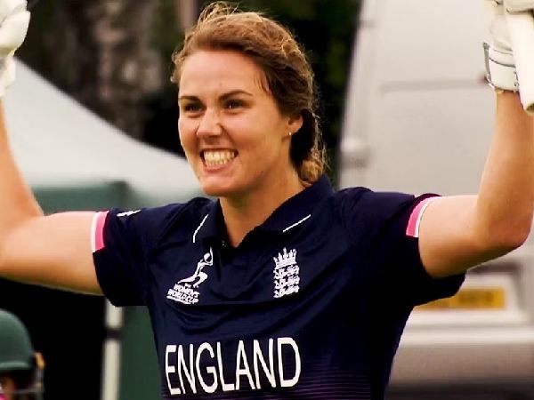 కెప్టెన్‌తోపాటు..