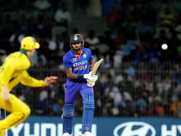  నిర్లక్ష్యపు షాట్లతో..