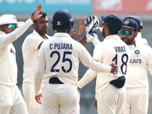 ఆసీస్ లక్ష్యం 76