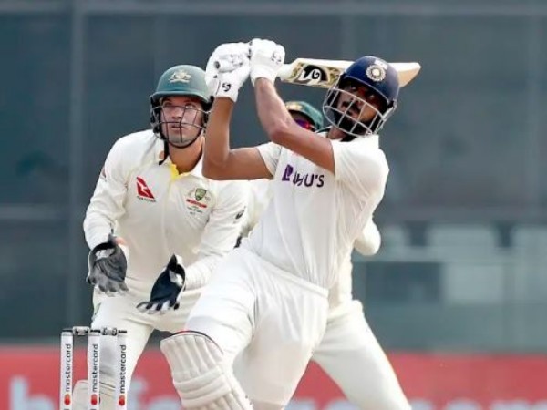  అక్షర్ పటేల్‌ను ప్రమోట్ చేయకుండా..