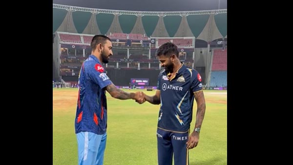 Fans troll Hardik and Krunal for changing jersey 