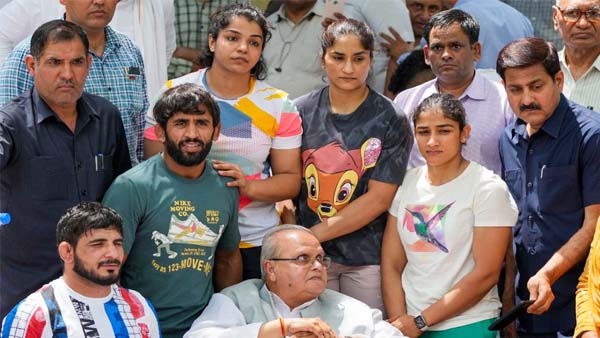 indian wrestlers protest