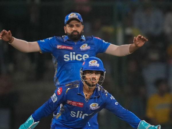 rohit sharma angry on mi fielding