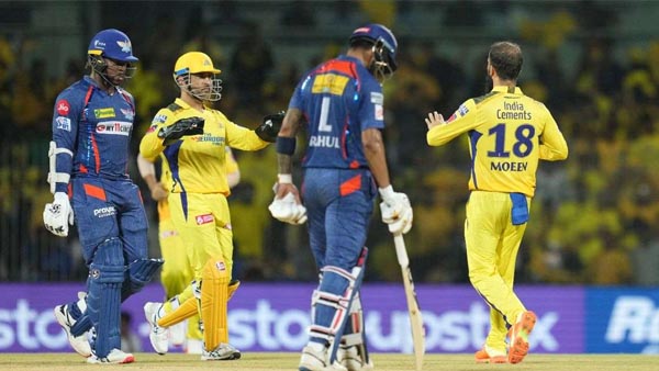 Dhoni makes key change in team