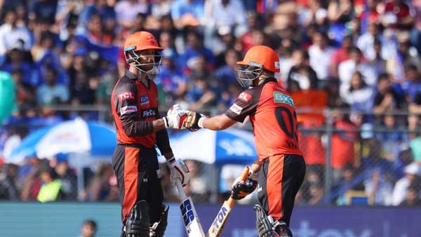 Mayank, Vivrant Shine as SRH post 200/5 vs Mumbai Indians in Wankhede