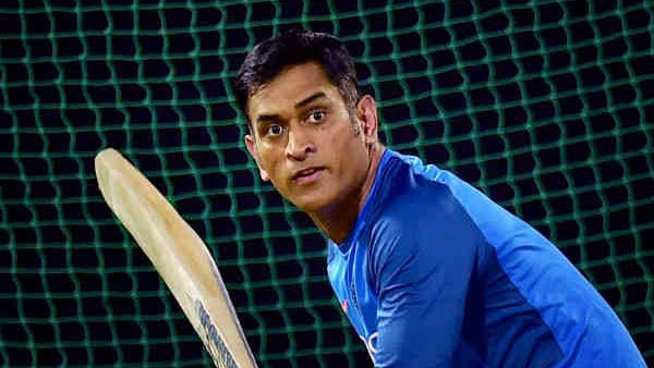 IPL 2023 Mohammed Kaif meets MS Dhoni after his surgery