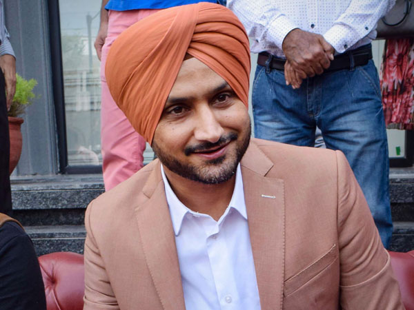 Harbhajan Singh picks Ishan Kishan over KS Bharat.